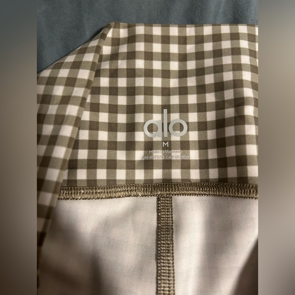 Alo Gingham Workout Set Size Medium - Picture 3 of 5